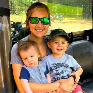 Meet your Posher, Lauren